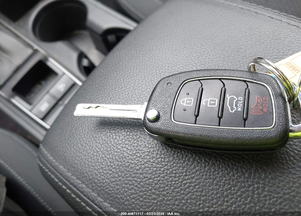 2017 HYUNDAI TUCSON SE VIN: KM8J3CA4XHU290150