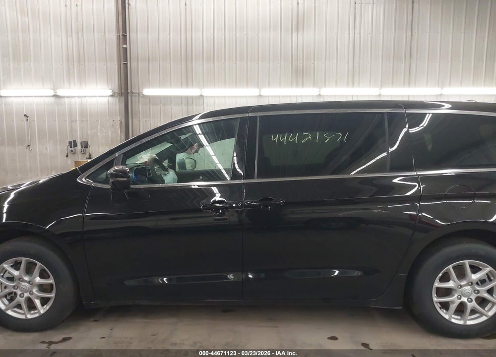 2026 CHRYSLER PACIFICA SELECT VIN: 2C4RC1BG8TR189554