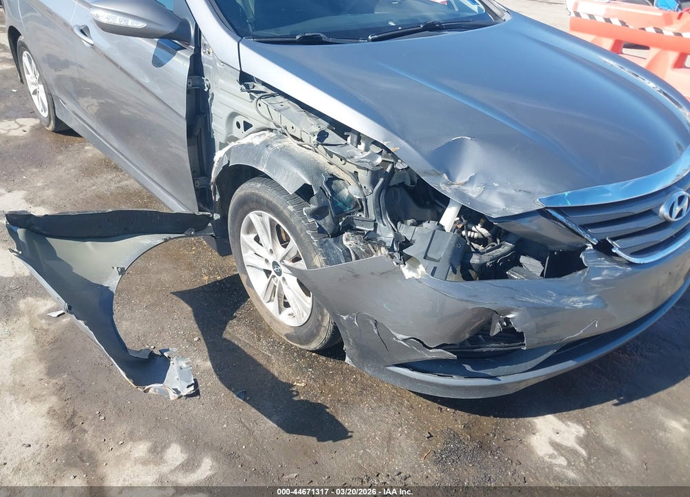 2014 HYUNDAI SONATA GLS VIN: 5NPEB4AC1EH841013