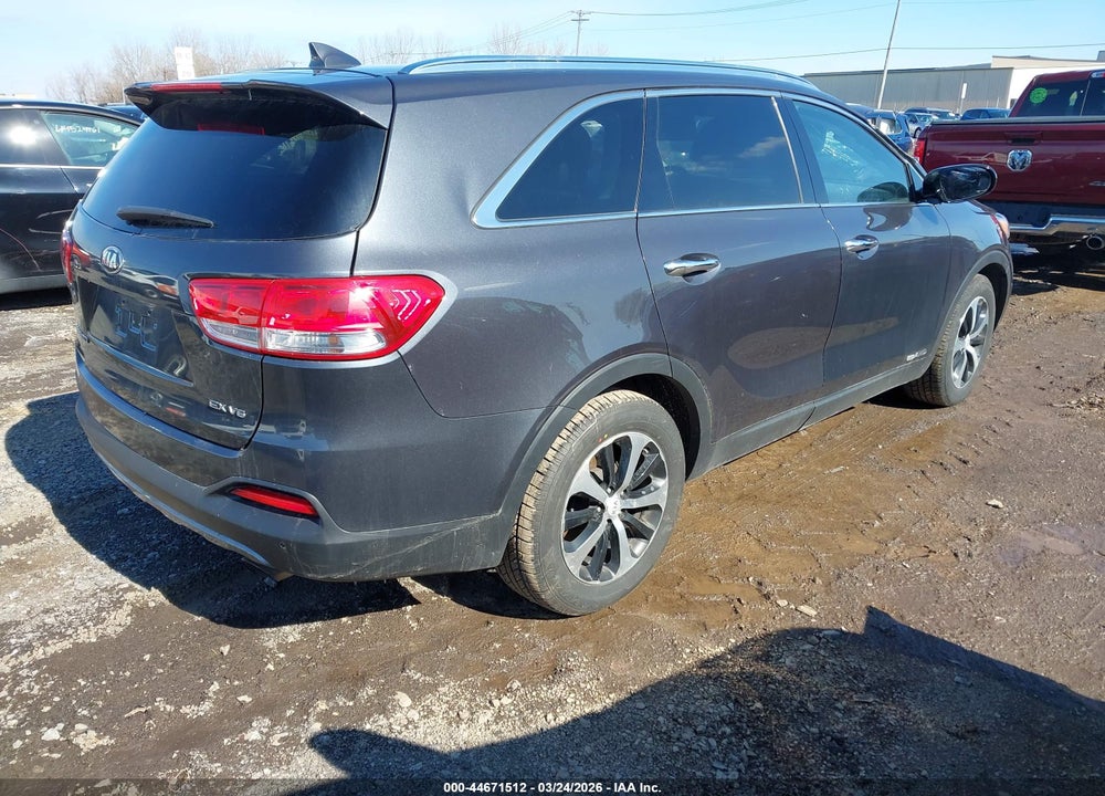 2018 KIA SORENTO 3.3L EX VIN: 5XYPHDA52JG420217