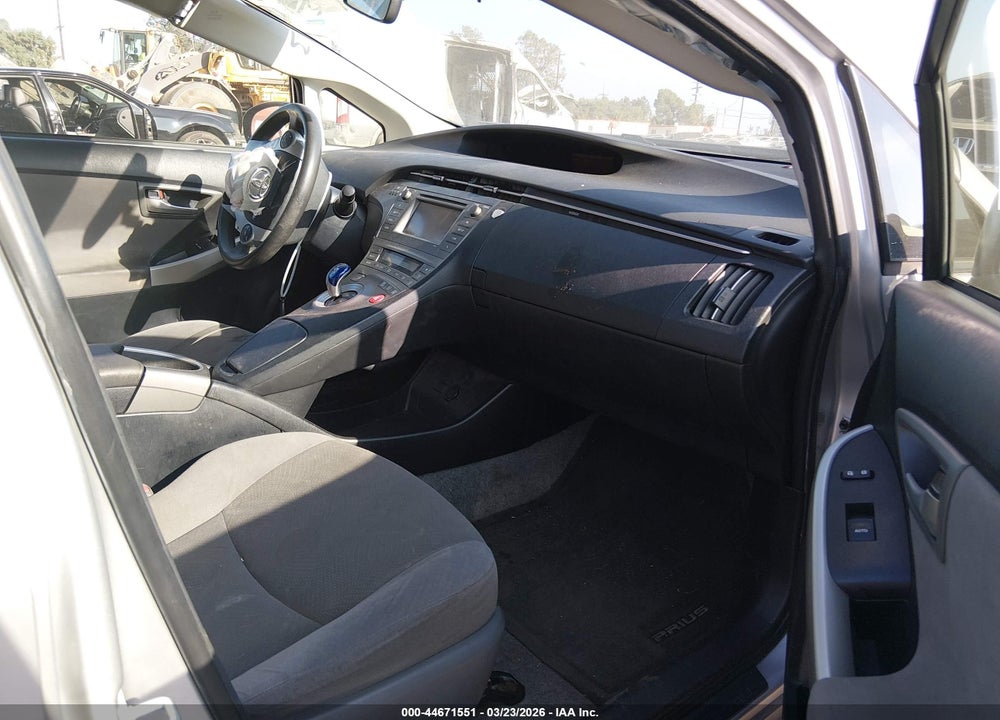 2014 TOYOTA PRIUS TWO VIN: JTDKN3DU5E1769264