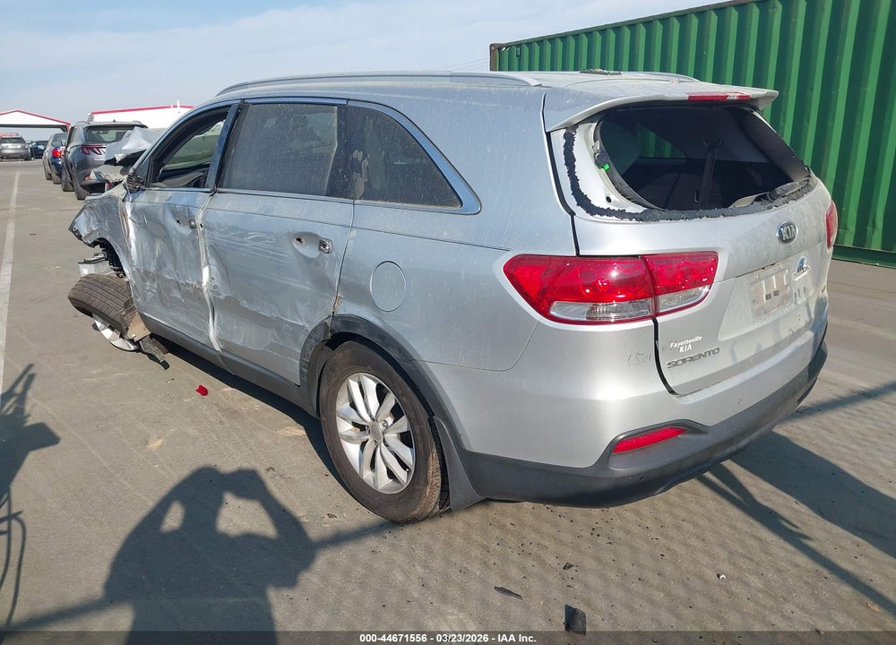 2018 KIA SORENTO 2.4L LX VIN: 5XYPG4A30JG416667