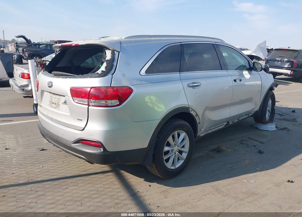 2018 KIA SORENTO 2.4L LX VIN: 5XYPG4A30JG416667