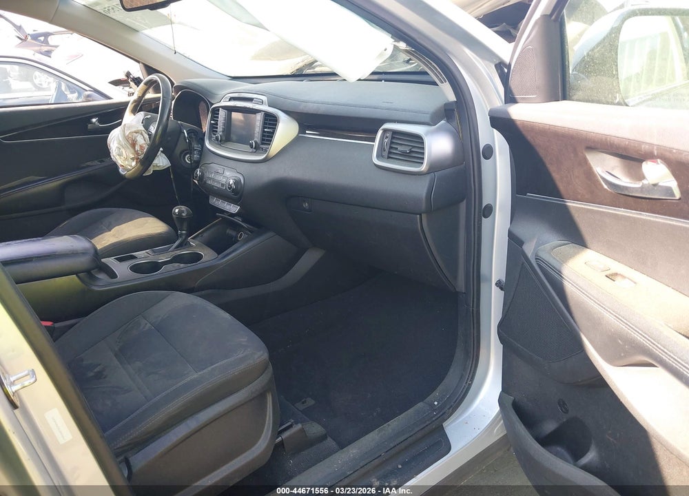 2018 KIA SORENTO 2.4L LX VIN: 5XYPG4A30JG416667