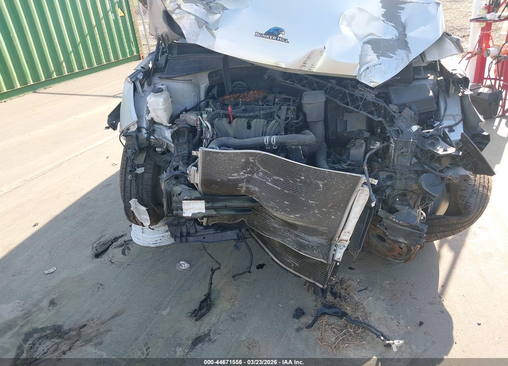 2018 KIA SORENTO 2.4L LX VIN: 5XYPG4A30JG416667