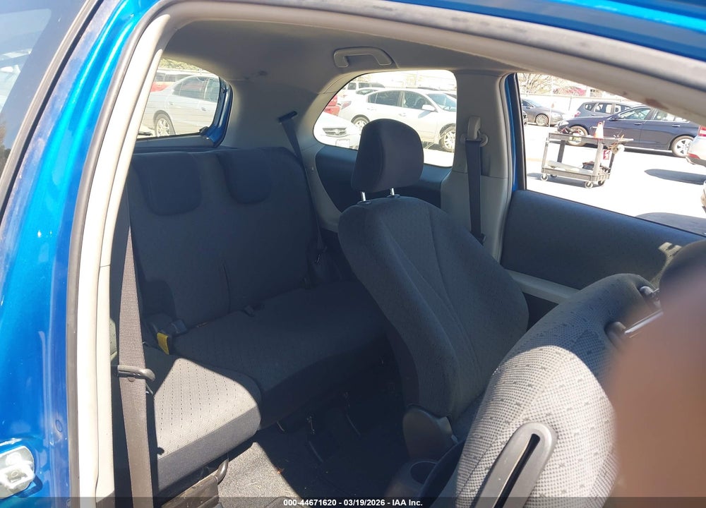 2011 TOYOTA YARIS VIN: JTDJT4K30B5333802