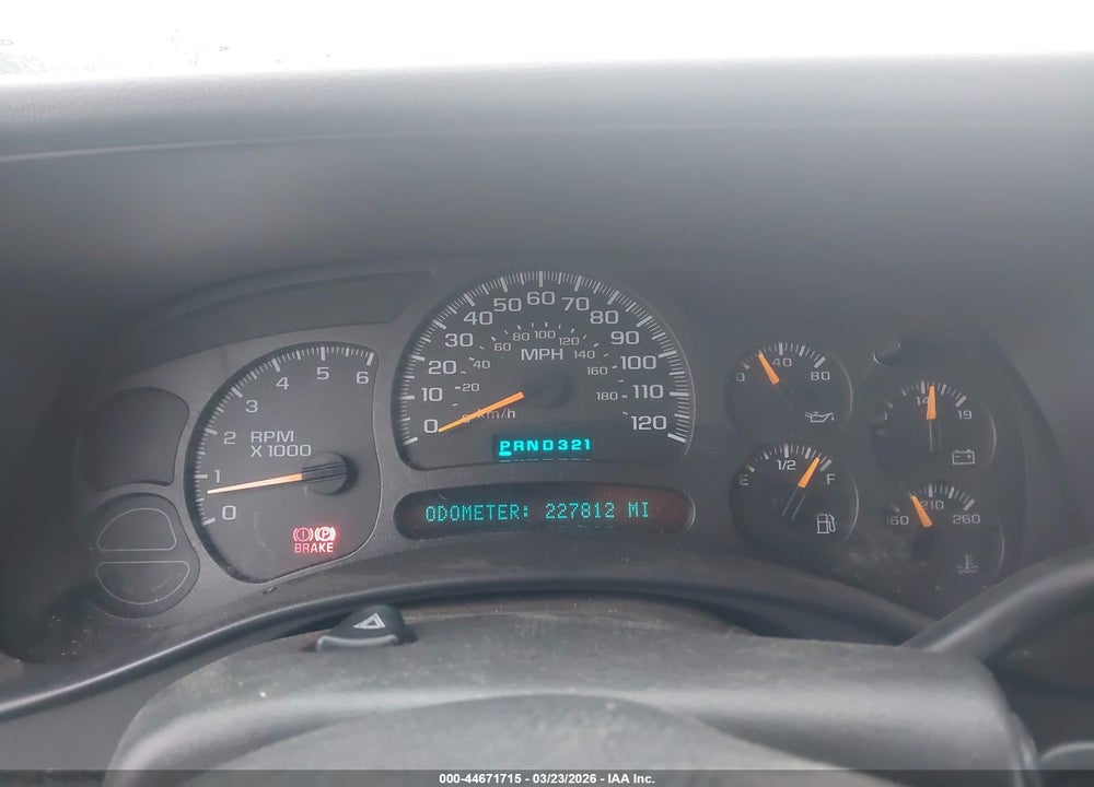 2004 CHEVROLET SILVERADO 1500 LS VIN: 2GCEK13T441374715