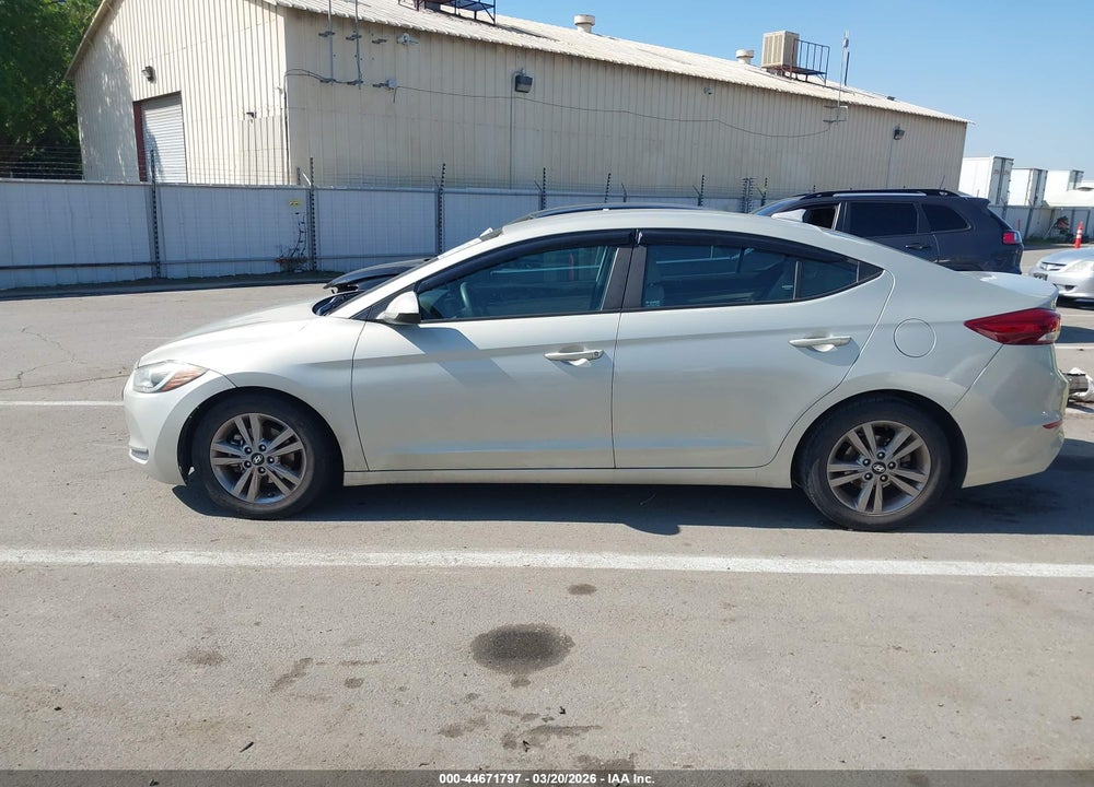 2018 HYUNDAI ELANTRA SEL VIN: KMHD84LF0JU600038