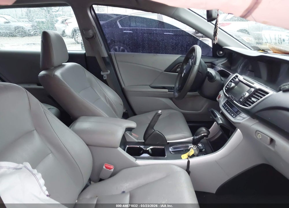 2015 HONDA ACCORD EX-L VIN: 1HGCR2F85FA013908