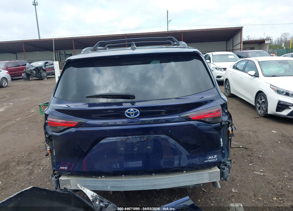 2022 TOYOTA SIENNA XLE VIN: 5TDJSKFC6NS062132