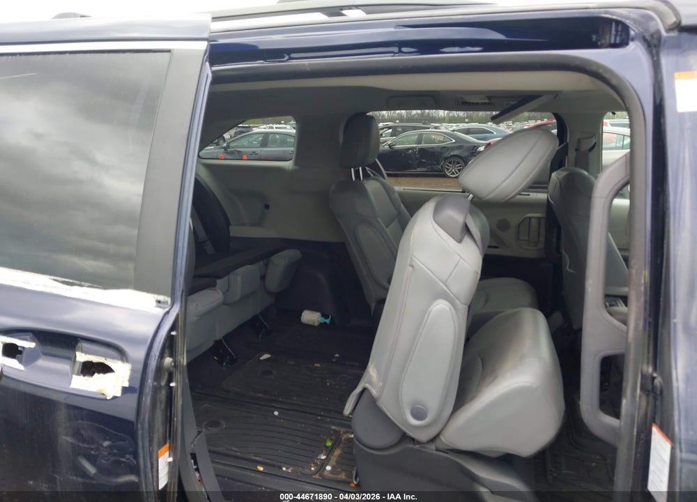 2022 TOYOTA SIENNA XLE VIN: 5TDJSKFC6NS062132