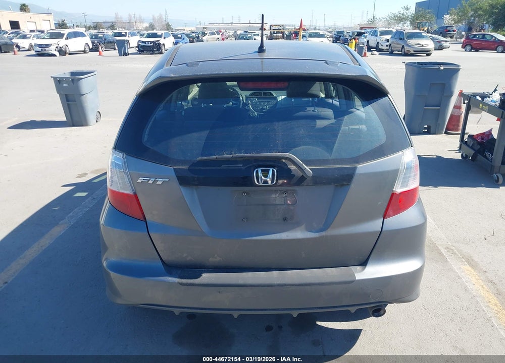 2013 HONDA FIT SPORT VIN: JHMGE8G54DC074475