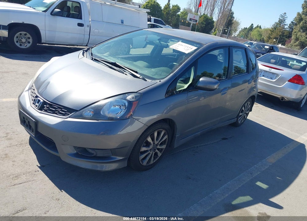 2013 HONDA FIT SPORT VIN: JHMGE8G54DC074475
