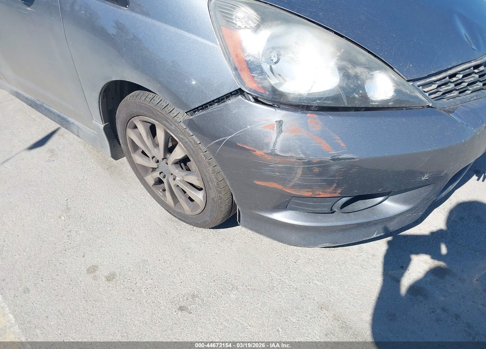 2013 HONDA FIT SPORT VIN: JHMGE8G54DC074475
