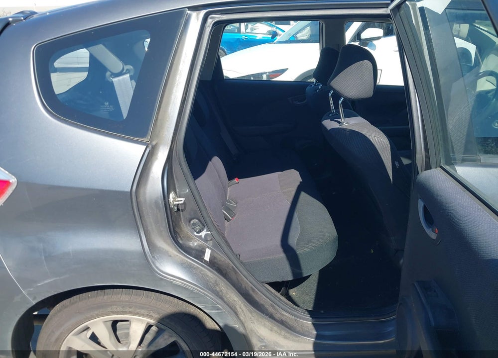 2013 HONDA FIT SPORT VIN: JHMGE8G54DC074475