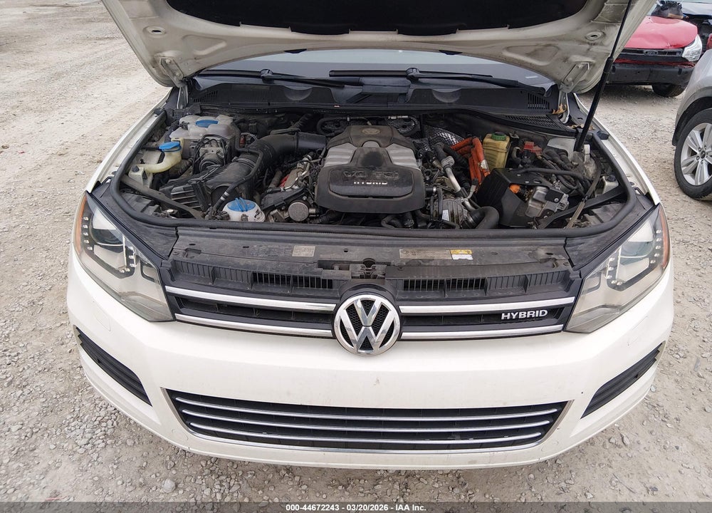 2011 VOLKSWAGEN TOUAREG HYBRID VIN: WVGFG9BP9BD003314