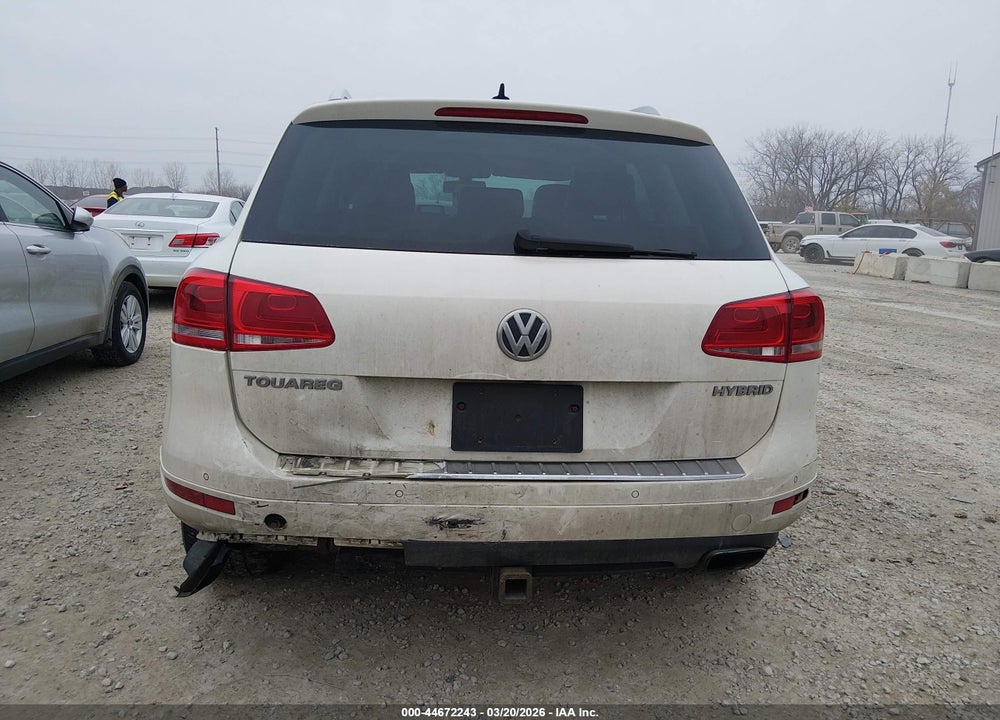 2011 VOLKSWAGEN TOUAREG HYBRID VIN: WVGFG9BP9BD003314