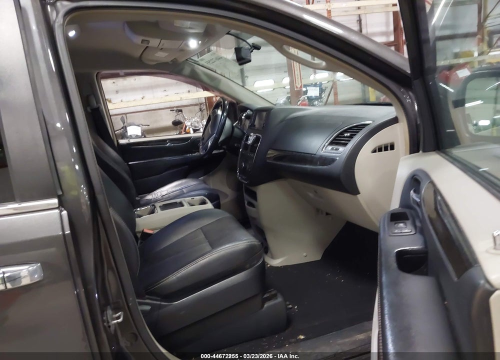 2016 CHRYSLER TOWN & COUNTRY TOURING VIN: 2C4RC1BGXGR205971