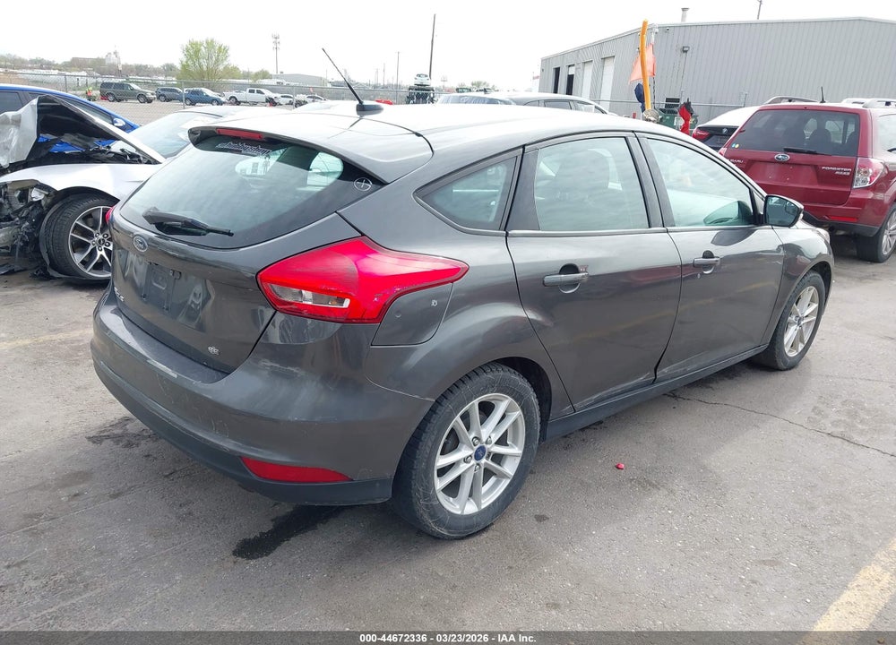2016 FORD FOCUS SE VIN: 1FADP3K22GL319766
