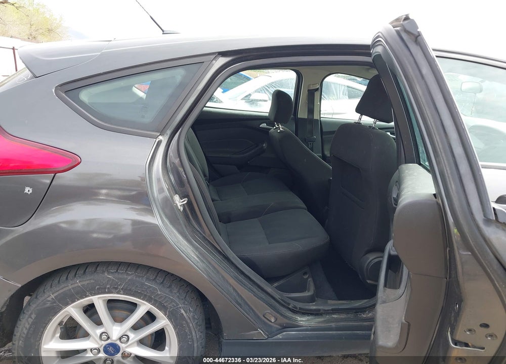 2016 FORD FOCUS SE VIN: 1FADP3K22GL319766