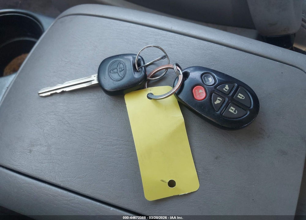 2010 TOYOTA SIENNA XLE VIN: 5TDYK4CC9AS326615