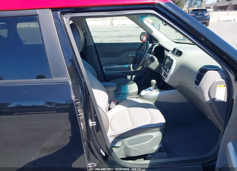 2016 KIA SOUL EV + VIN: KNDJX3AE5G7017891