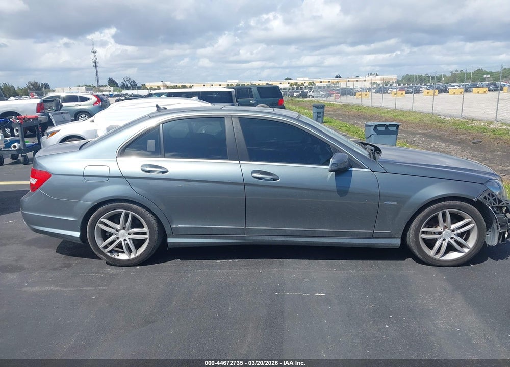 2012 MERCEDES-BENZ C 250 LUXURY/SPORT VIN: WDDGF4HB1CA649725
