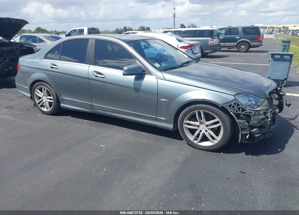 2012 MERCEDES-BENZ C 250 LUXURY/SPORT VIN: WDDGF4HB1CA649725