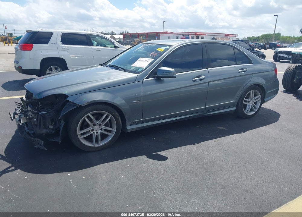 2012 MERCEDES-BENZ C 250 LUXURY/SPORT VIN: WDDGF4HB1CA649725