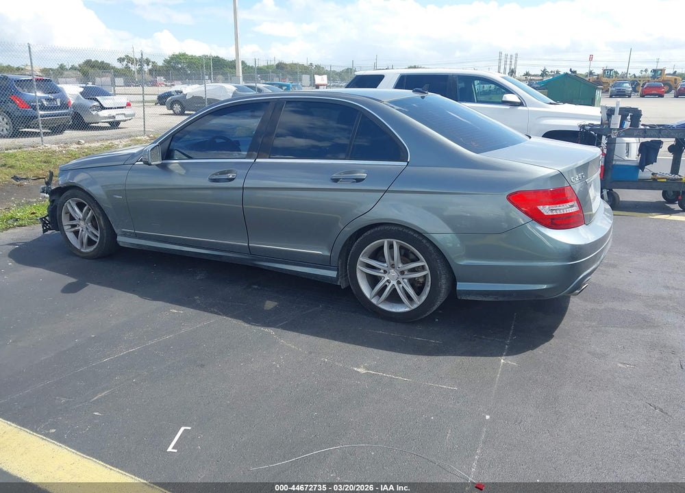 2012 MERCEDES-BENZ C 250 LUXURY/SPORT VIN: WDDGF4HB1CA649725
