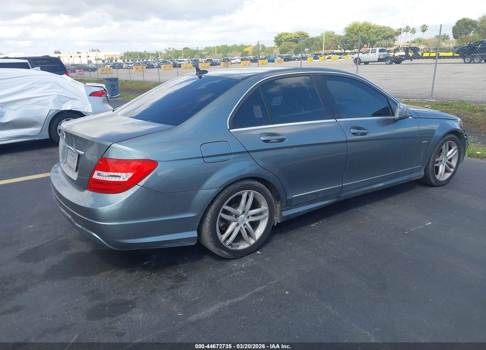 2012 MERCEDES-BENZ C 250 LUXURY/SPORT VIN: WDDGF4HB1CA649725