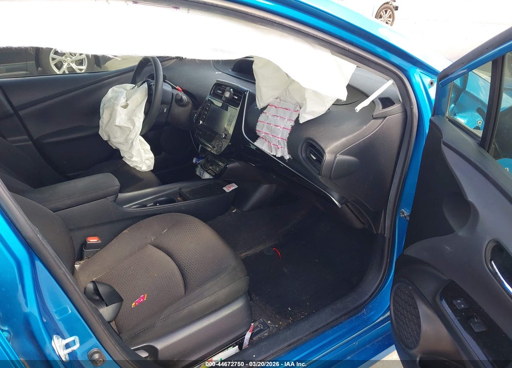 2020 TOYOTA PRIUS LE VIN: JTDKARFU2L3114833