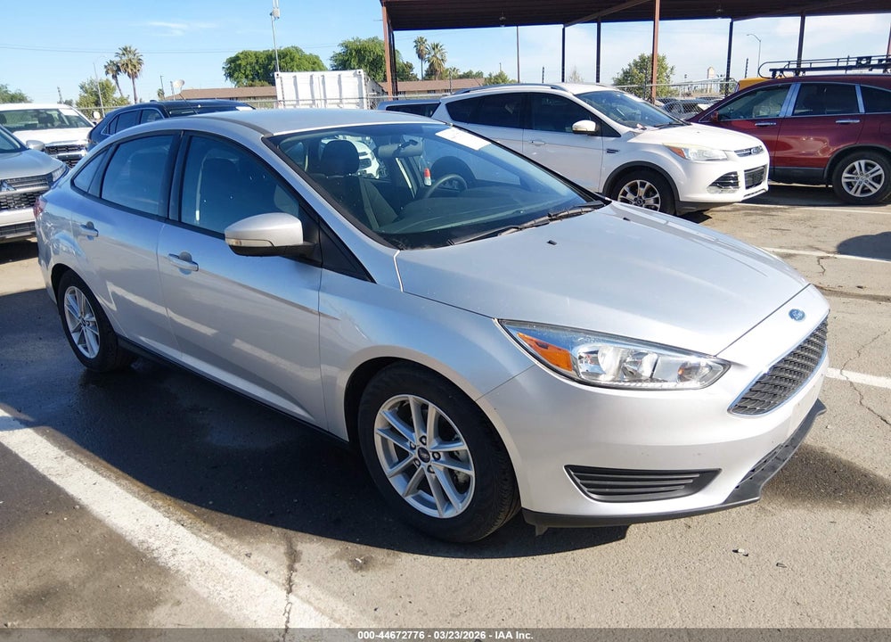 2017 FORD FOCUS SE VIN: 1FADP3F2XHL315802