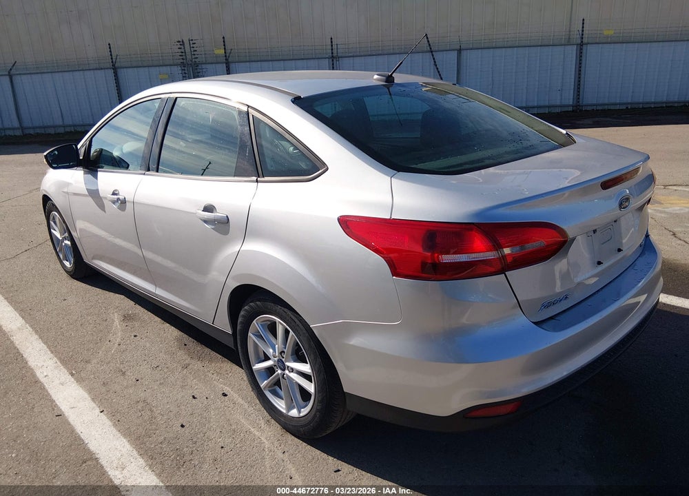 2017 FORD FOCUS SE VIN: 1FADP3F2XHL315802