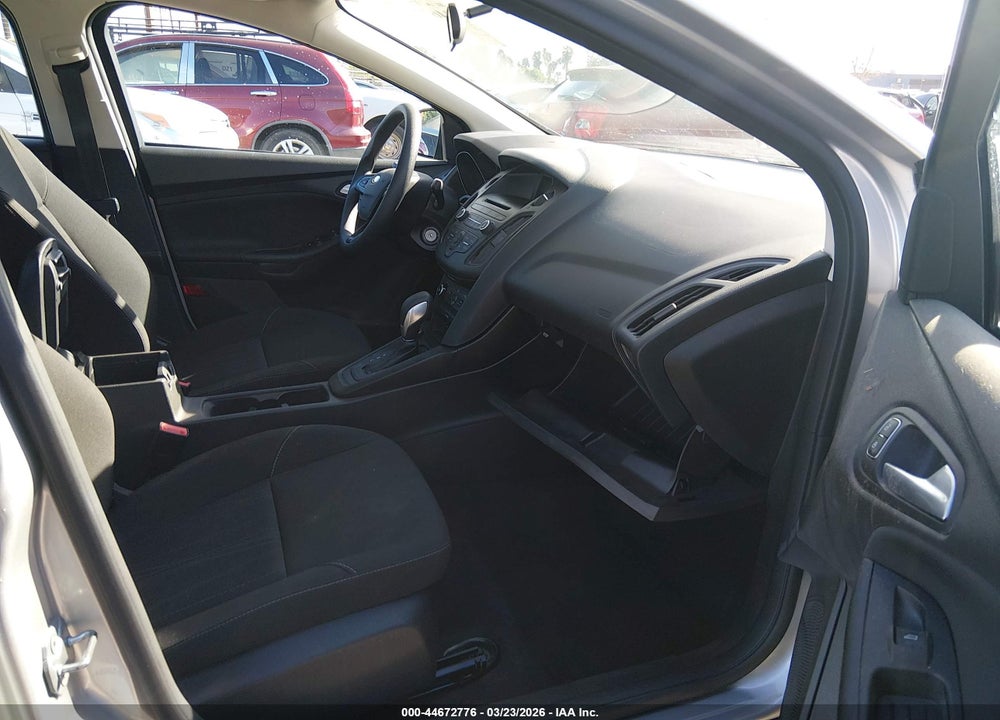 2017 FORD FOCUS SE VIN: 1FADP3F2XHL315802