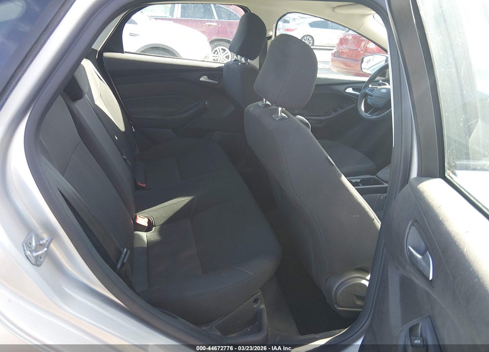 2017 FORD FOCUS SE VIN: 1FADP3F2XHL315802