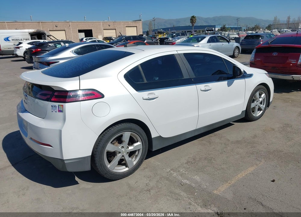 2015 CHEVROLET VOLT VIN: 1G1RA6E44FU105704