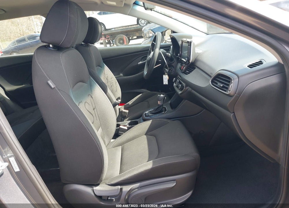 2019 HYUNDAI ELANTRA GT VIN: KMHH35LE9KU106792
