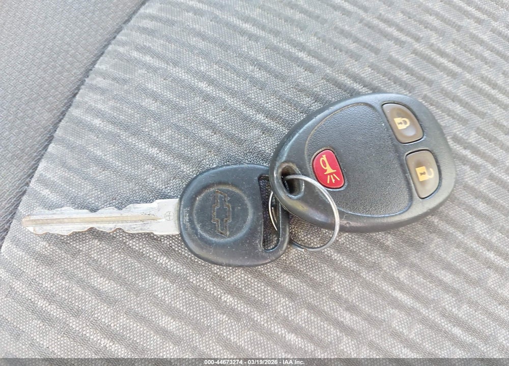 2011 CHEVROLET TRAVERSE LS VIN: 1GNKREEDXBJ193284