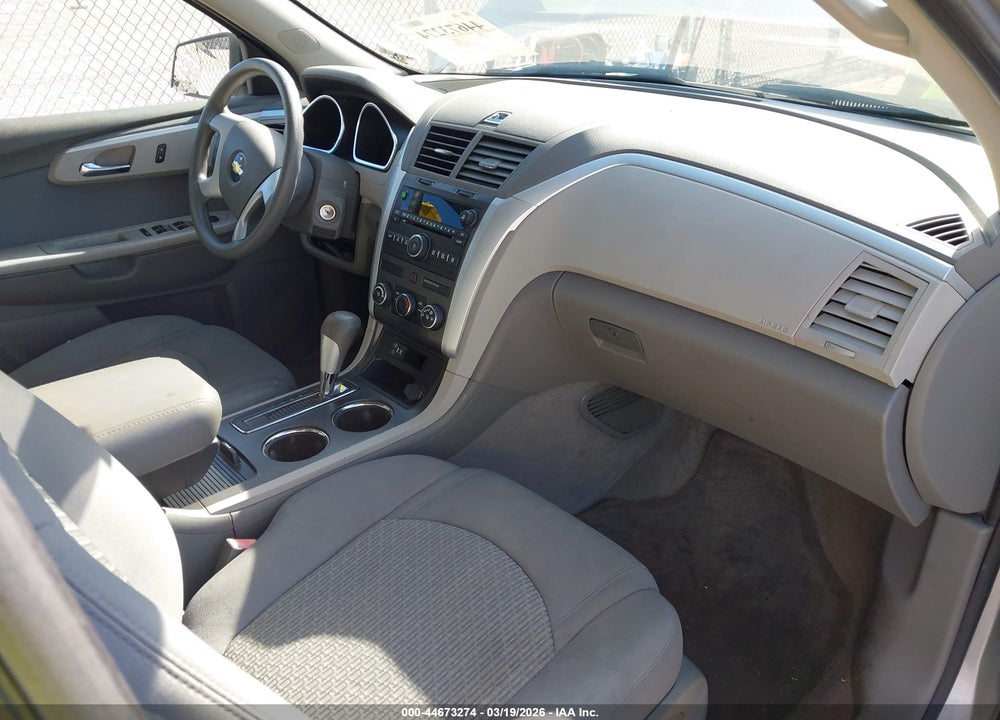 2011 CHEVROLET TRAVERSE LS VIN: 1GNKREEDXBJ193284