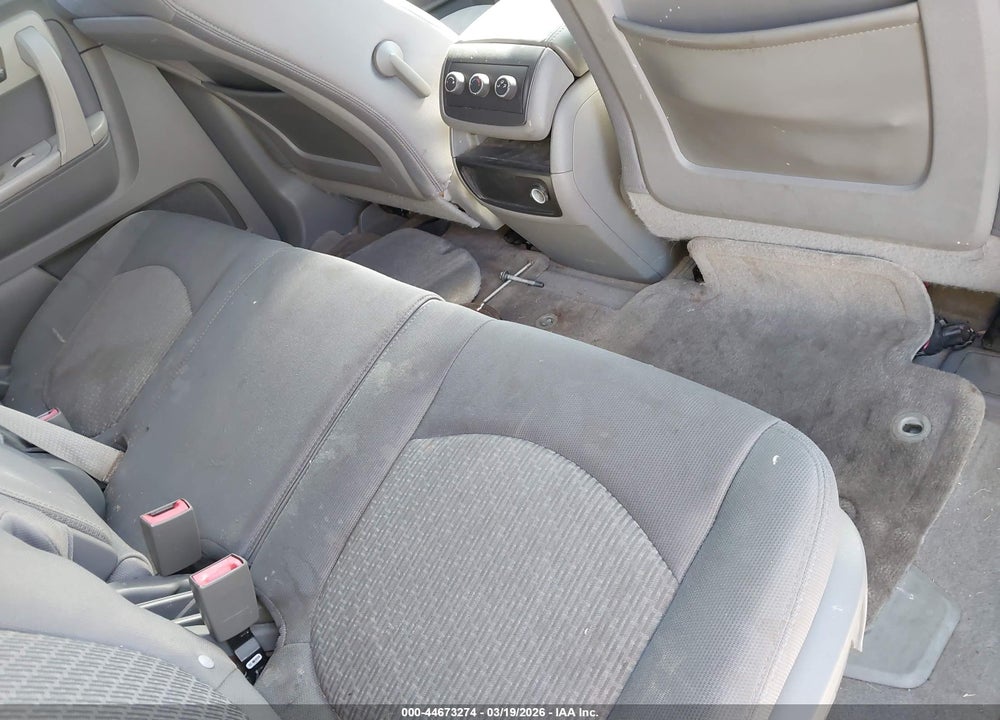 2011 CHEVROLET TRAVERSE LS VIN: 1GNKREEDXBJ193284