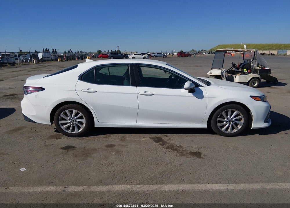2021 TOYOTA CAMRY LE VIN: 4T1C11AK5MU468686