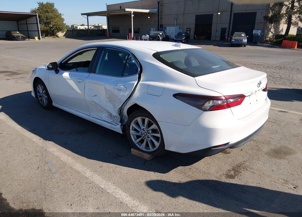 2021 TOYOTA CAMRY LE VIN: 4T1C11AK5MU468686