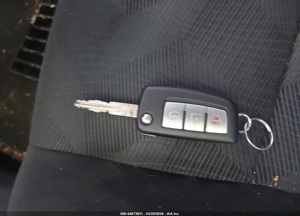 2014 NISSAN ROGUE S VIN: 5N1AT2MV0EC762629