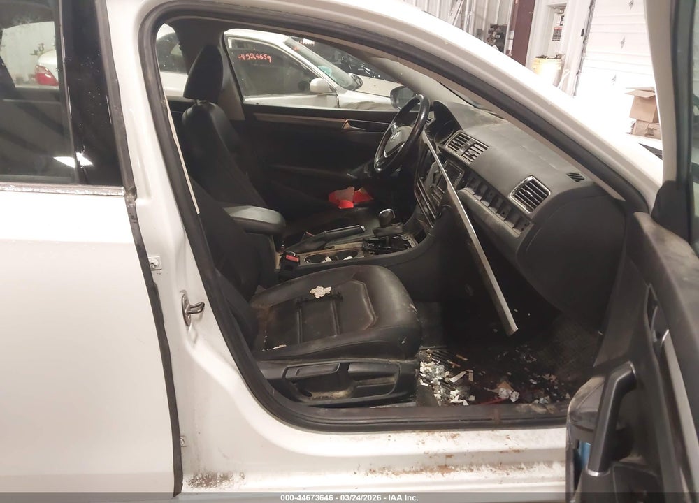 2018 VOLKSWAGEN PASSAT 2.0T SE VIN: 1VWBA7A3XJC003251