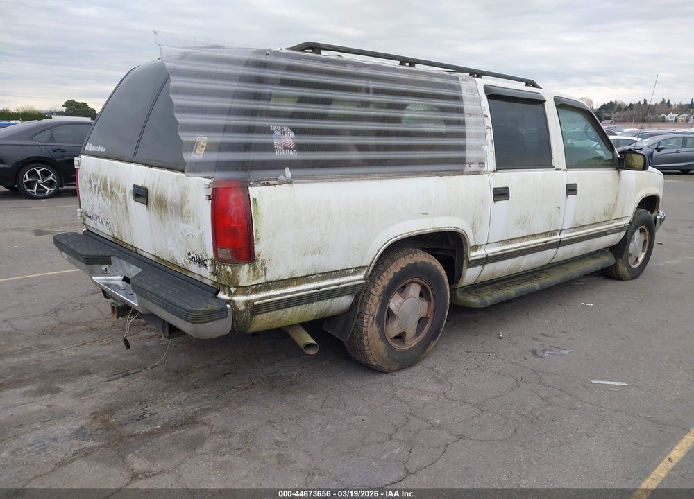 1999 GMC SUBURBAN 1500 SLT CMI VIN: 3GKFK16R0XG523335