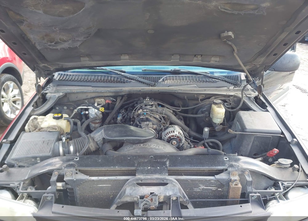 2000 CHEVROLET SILVERADO 1500 LS VIN: 2GCEC19T3Y1148577