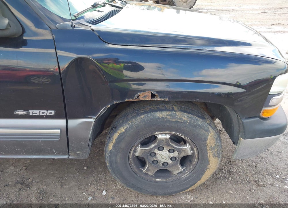 2000 CHEVROLET SILVERADO 1500 LS VIN: 2GCEC19T3Y1148577