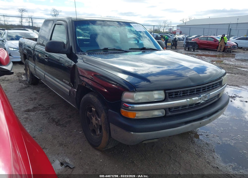 2000 CHEVROLET SILVERADO 1500 LS VIN: 2GCEC19T3Y1148577