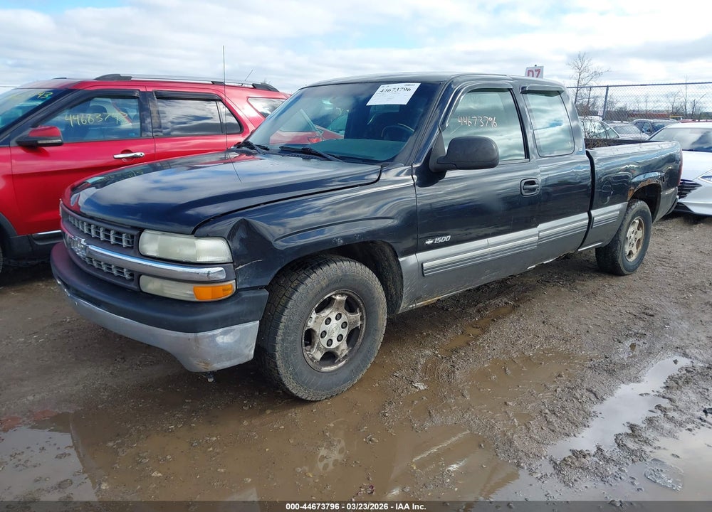 2000 CHEVROLET SILVERADO 1500 LS VIN: 2GCEC19T3Y1148577